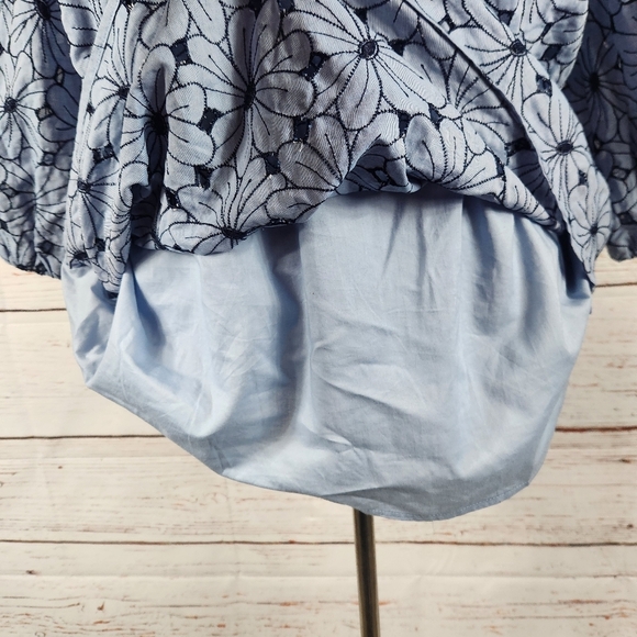 TALBOTS Chambray Floral Eyelet Top 16W - Picture 5 of 8